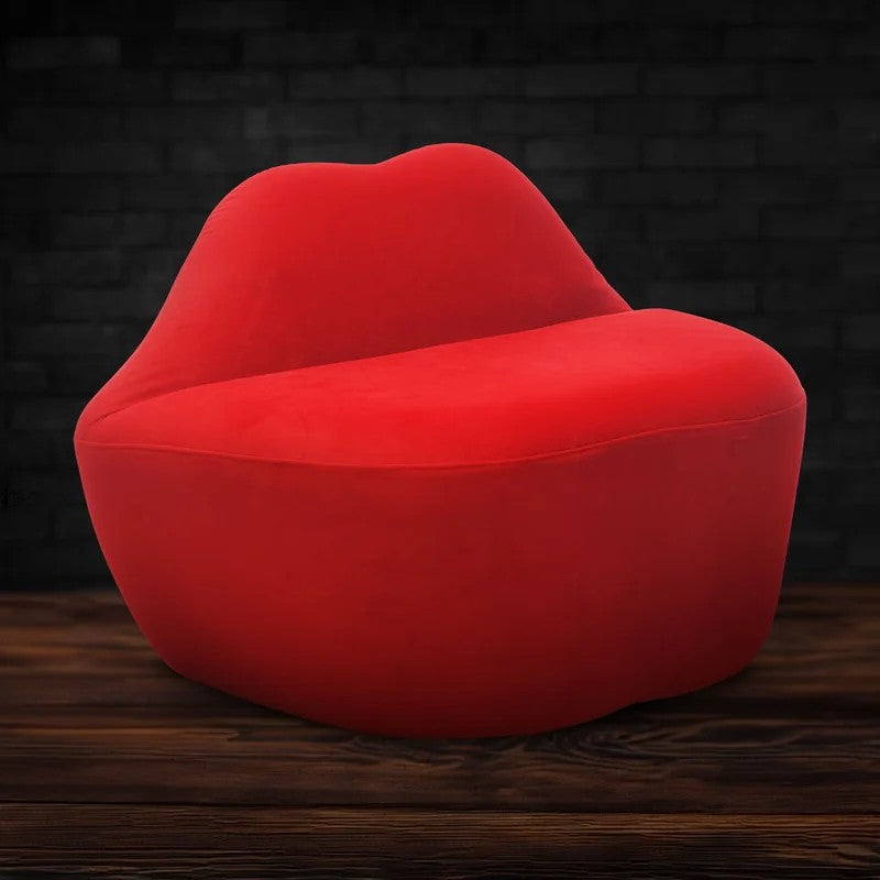 LipsLoveseat