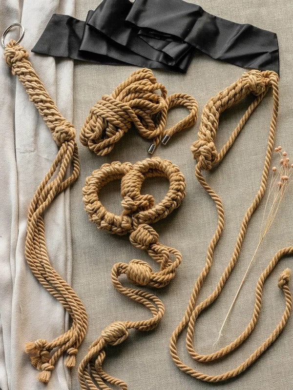 BondageHamper