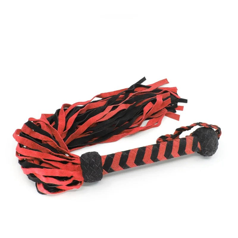 LoveinLeather–46cmSuedeCat‘O’NinesTailFlogger(Black/Red)