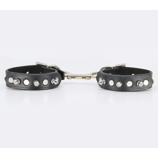 LoveInLeather–AnkleRestraints|Spiked