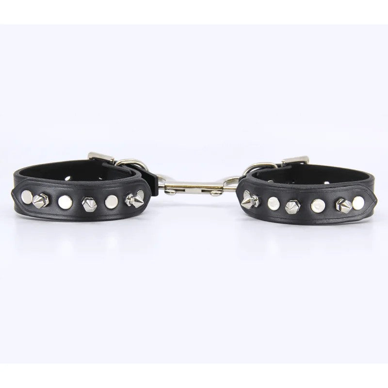 LoveInLeather–DetachableDogSpikeLeatherWristRestraints|AustralianMade